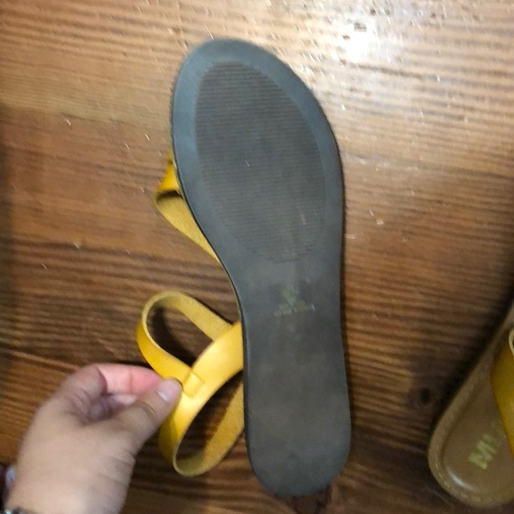 Sold - Picture 3 of 4